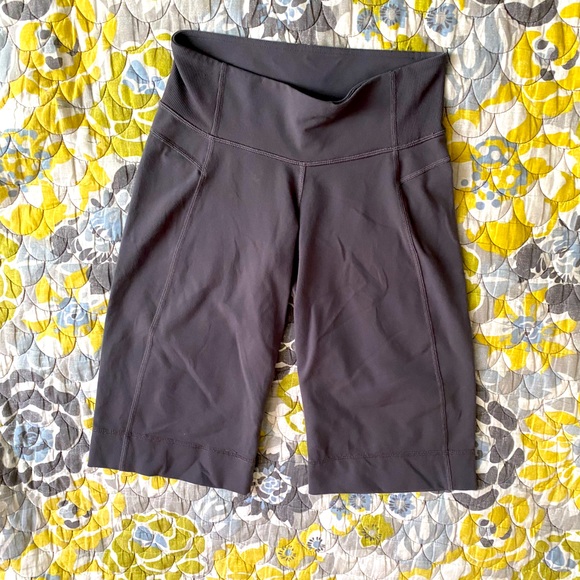 Lululemon small size bike shorts - Picture 3 of 3